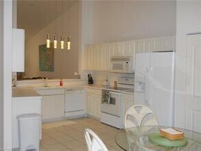 1758 Reuven Cir-Unit -1502 in Naples, FL - Building Photo - Building Photo