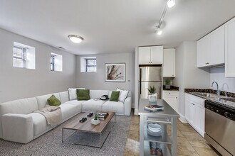 320 W Evergreen Ave in Chicago, IL - Building Photo - Building Photo