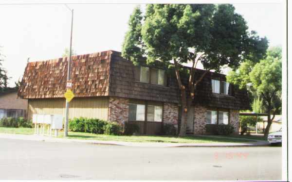 1795 S Church St in Lodi, CA - Foto de edificio