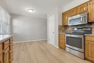 635 Love St in Elk Grove Village, IL - Building Photo - Building Photo