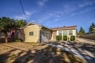 17439 Kingsbury St in Granada Hills, CA - Building Photo - Other