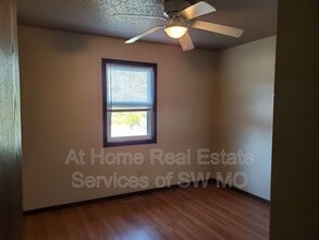 633 Meadowview Dr in Nixa, MO - Building Photo - Building Photo