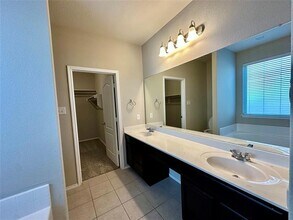 725 Hartsfield St in Aubrey, TX - Building Photo - Building Photo