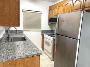 2121 NE 40th Ct in Lighthouse Point, FL - Building Photo - Building Photo