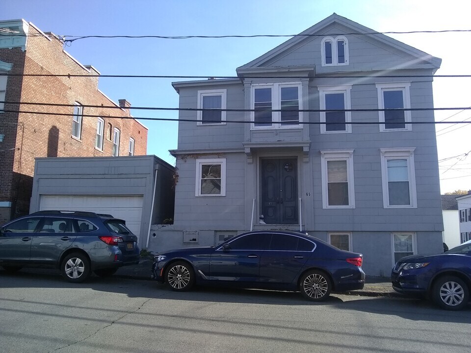 65 13th St, Unit Basement in Troy, NY - Foto de edificio
