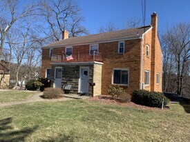 516 Mt Royal Blvd in Pittsburgh, PA - Building Photo
