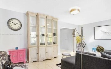2842 Jackson St in Hollywood, FL - Building Photo - Building Photo