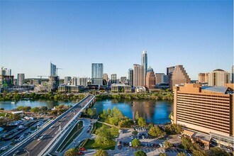 216 Barton Springs Rd in Austin, TX - Building Photo - Building Photo