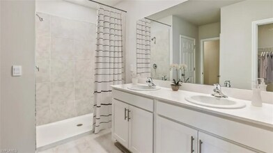 707 NW 2nd Pl in Cape Coral, FL - Building Photo - Building Photo