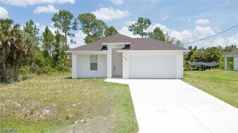 3306 56th St W in Lehigh Acres, FL - Building Photo