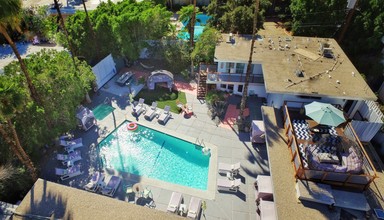 Desert Riverside Apartments in Palm Springs, CA - Foto de edificio - Building Photo
