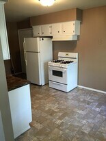 2604 40th Pl, Unit Apt. B in Highland, IN - Building Photo