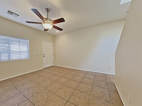 11084 Abbeyfield Rose Dr in Henderson, NV - Building Photo - Building Photo