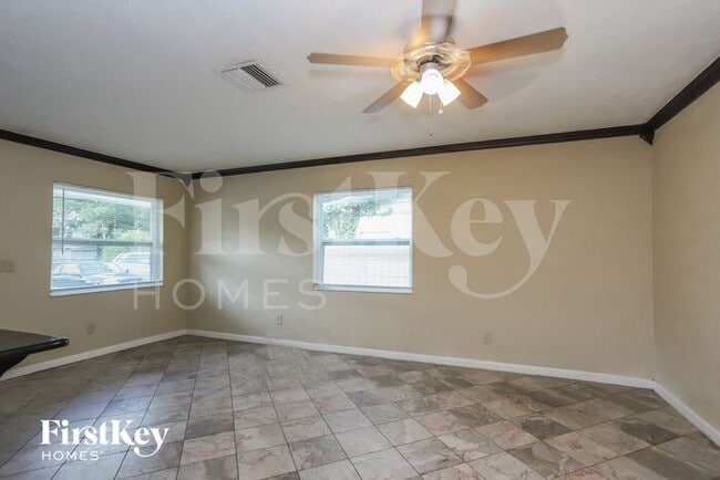 4261 44th Ave N in St. Petersburg, FL - Building Photo - Building Photo