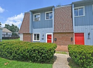 22 E Central Ave in Oxford, OH - Building Photo - Building Photo