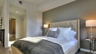 201 E 21st St, Unit 5 in New York, NY - Building Photo
