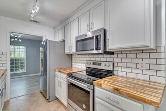 22 Barksdale Dr in Savannah, GA - Building Photo - Building Photo