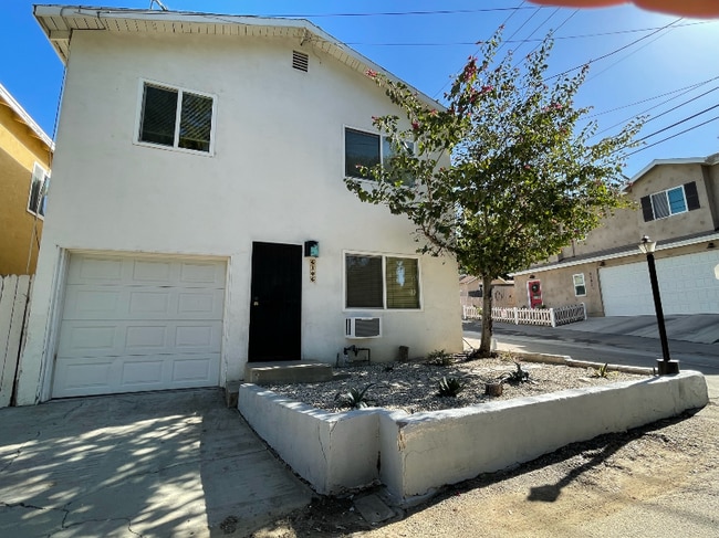 6106 Cedar St in Simi Valley, CA - Building Photo - Building Photo