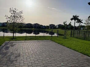 5553 Quiet Lake Pl in Westlake, FL - Building Photo - Building Photo