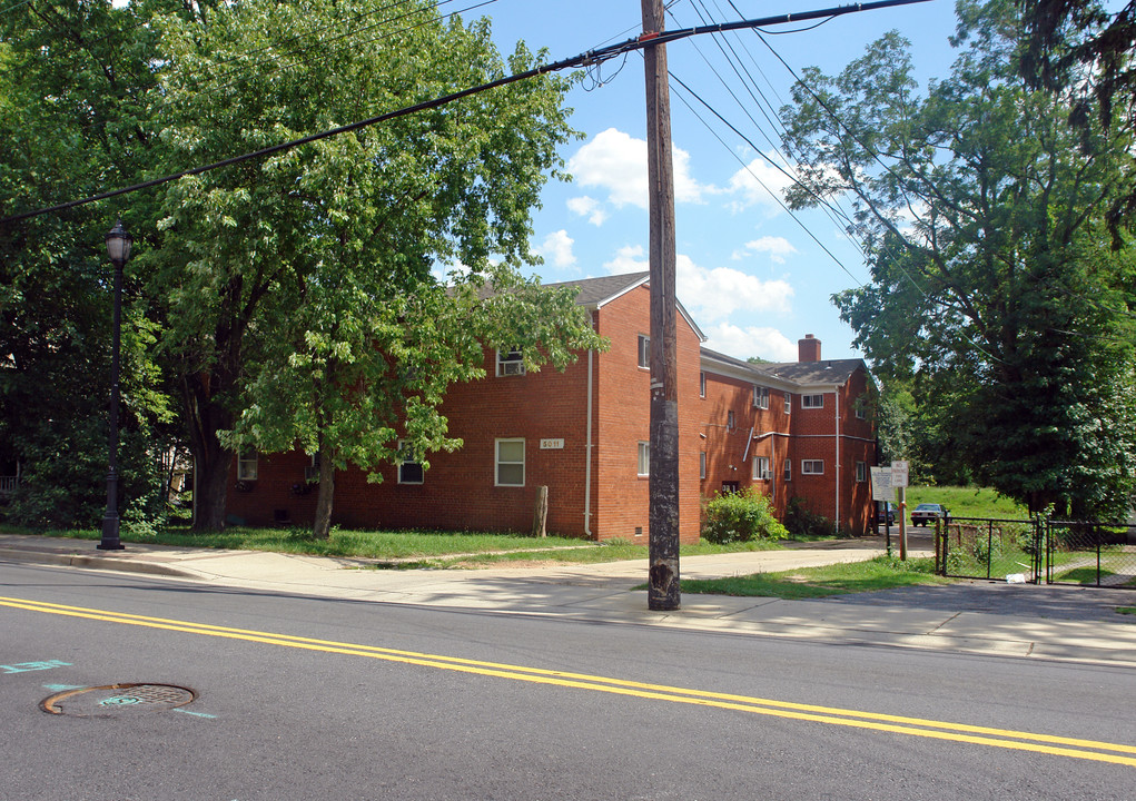 5011 Riverdale Rd in Riverdale, MD - Building Photo