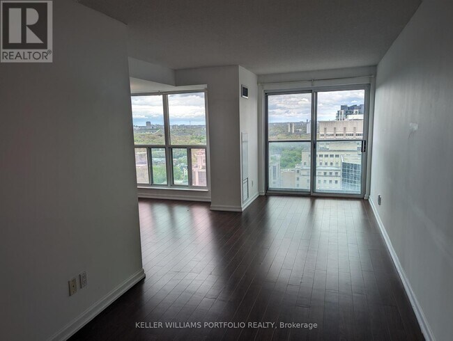 8-2908 Park Rd in Toronto, ON - Building Photo - Building Photo