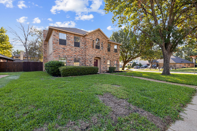 2100 Steppington Dr in Flower Mound, TX - Building Photo - Building Photo