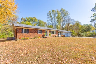 9225 Amos Rd in Ooltewah, TN - Foto de edificio - Building Photo