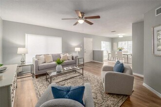 2032 Fluorshire Dr in Brandon, FL - Building Photo - Building Photo