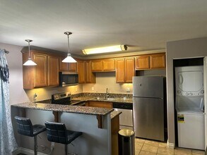 800 N Mollison Ave in El Cajon, CA - Building Photo - Building Photo