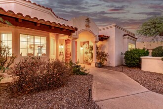 4667 N Rocky Crest Pl in Tucson, AZ - Building Photo - Building Photo