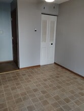 317 Cedarview Ct in Hillsboro, MO - Foto de edificio - Building Photo