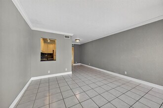 3215 NE 15th St in Pompano Beach, FL - Building Photo - Building Photo