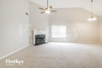 4564 Glider Cir in Douglasville, GA - Building Photo - Building Photo