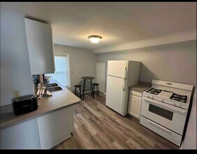 2340 Electric St in Wyandotte, MI - Building Photo - Building Photo