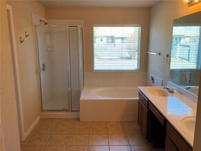 4105 Meadow Bluff Way in Round Rock, TX - Building Photo - Building Photo