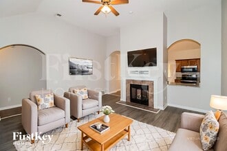 8595 Shady Elm Dr in Memphis, TN - Building Photo - Building Photo