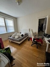 12 Alton Pl, Unit 2 in Brookline, MA - Building Photo - Building Photo