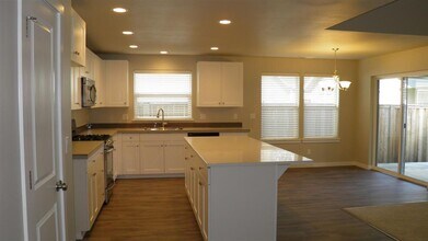 20780 SE Shea Court in Bend, OR - Building Photo - Building Photo