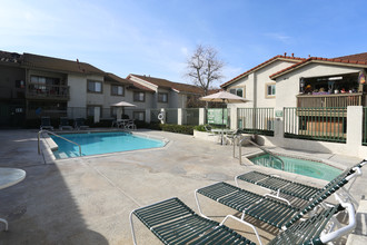 Sand Castle Apartments in La Habra, CA - Building Photo - Building Photo