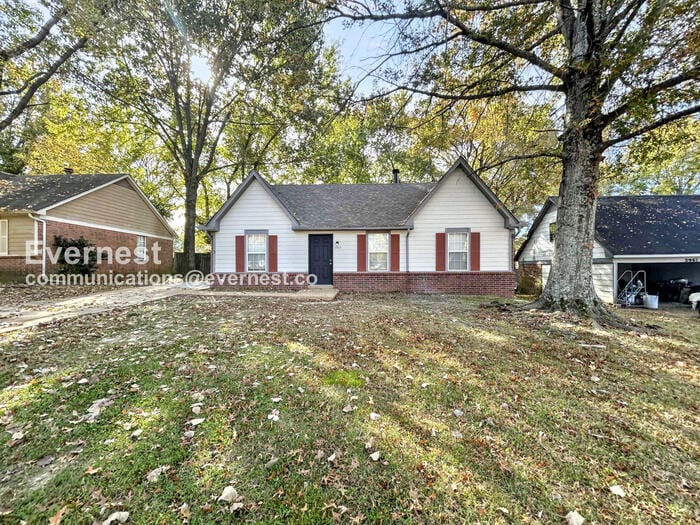 5949 Shannon Dr in Horn Lake, MS - Foto de edificio