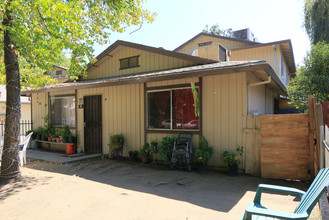 Maple Manor in Stockton, CA - Foto de edificio - Building Photo