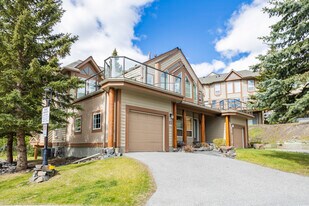 201 Carey in Canmore, AB - Building Photo