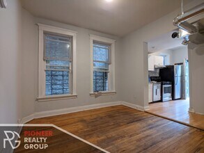 3542 N Halsted St, Unit 2 in Chicago, IL - Foto de edificio - Building Photo