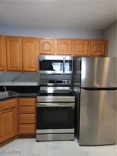 1258 Meadow Run in Akron, OH - Building Photo - Building Photo