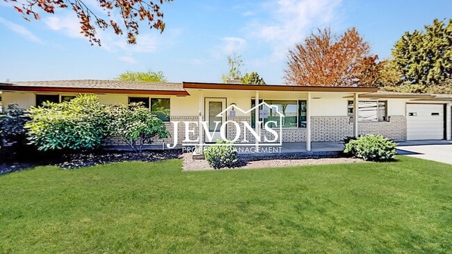 property at 8 N 59th Ave