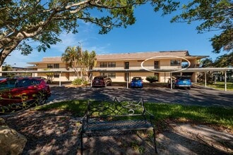 12300 Vonn Rd in Largo, FL - Building Photo - Building Photo