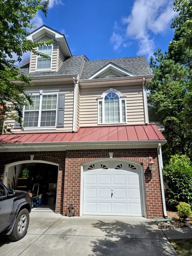 4400 Leamore Square Rd