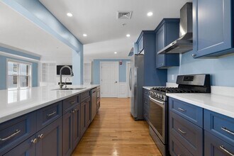 75 Winchester St in Brookline, MA - Building Photo - Building Photo