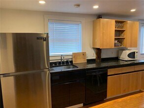 28 Broadway in Newport, RI - Building Photo - Building Photo