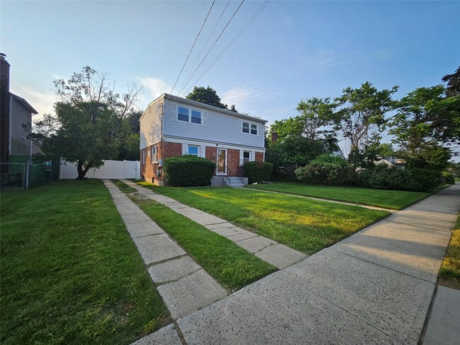 property at 1571 Powers Ave